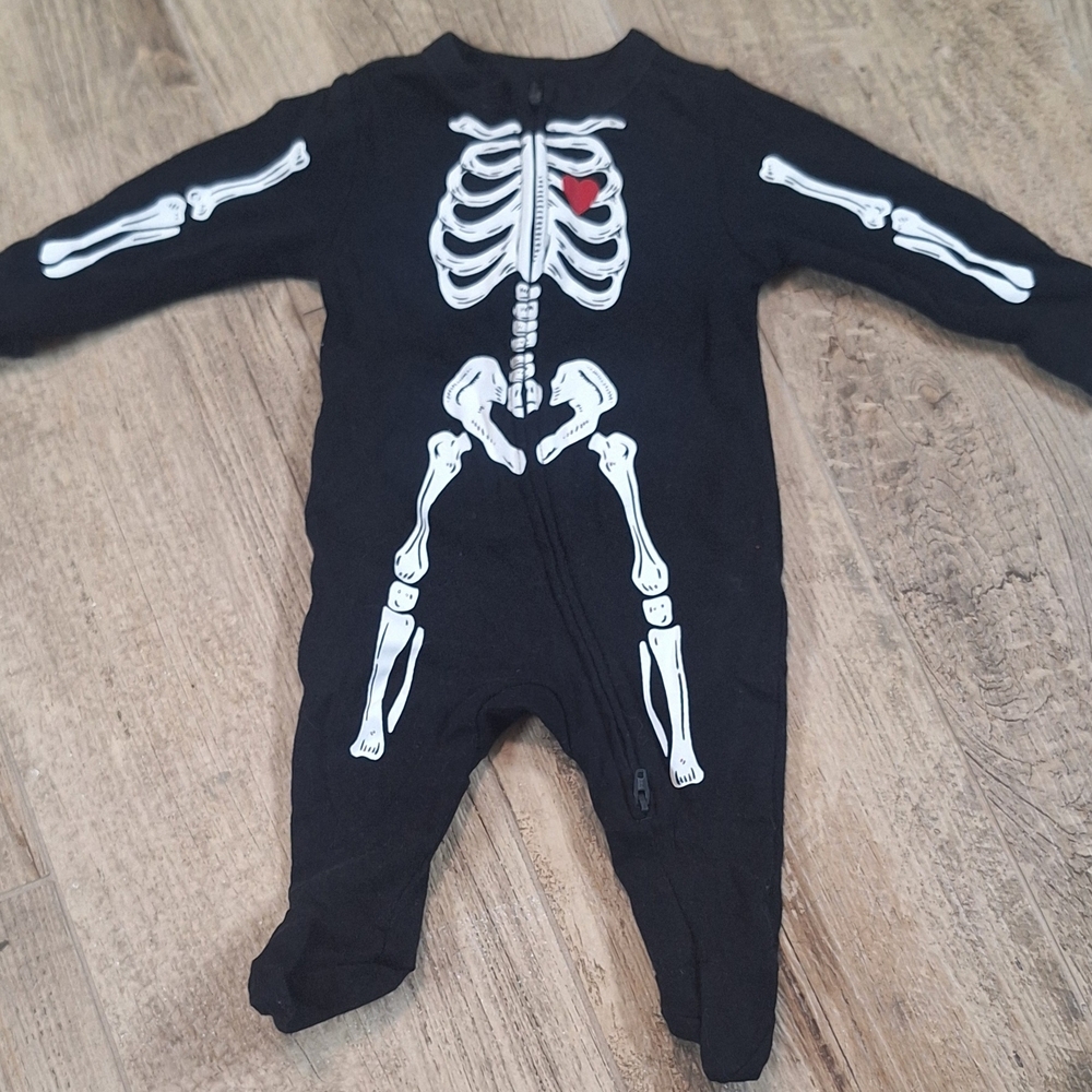 #1867 Old Navy Black Skeleton Kids Footie Pajamas Sz 0-3 M